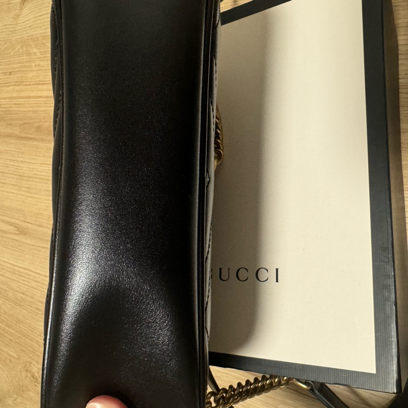 Gucci 經典GG Marmont 斜背背包-9