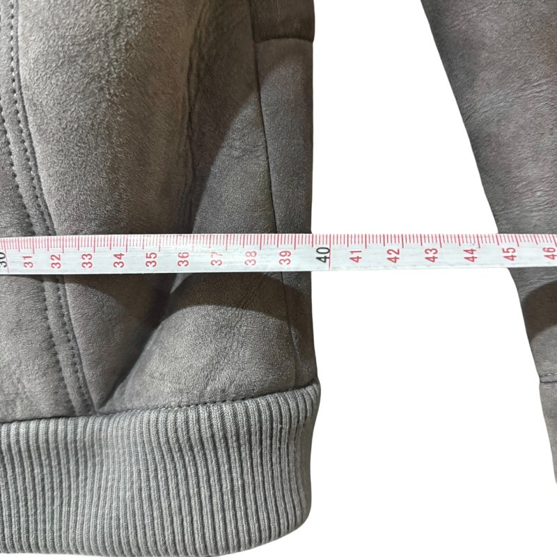 【美收精品】BURBERRY 灰色絨毛短版外套 2-242-11