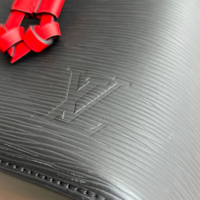 ::LOUIS VUITTON:: LV M52853 NÉONOÉ BB黑色EPI皮革撞色紅束口手提斜背水桶包-6