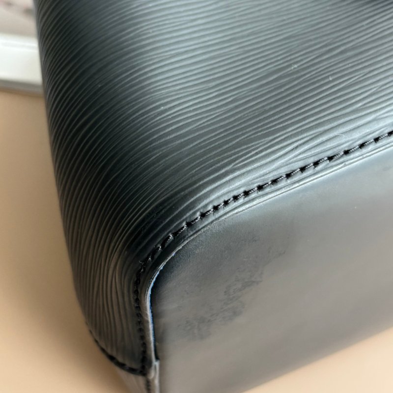 ::LOUIS VUITTON:: LV M52853 NÉONOÉ BB黑色EPI皮革撞色紅束口手提斜背水桶包-7