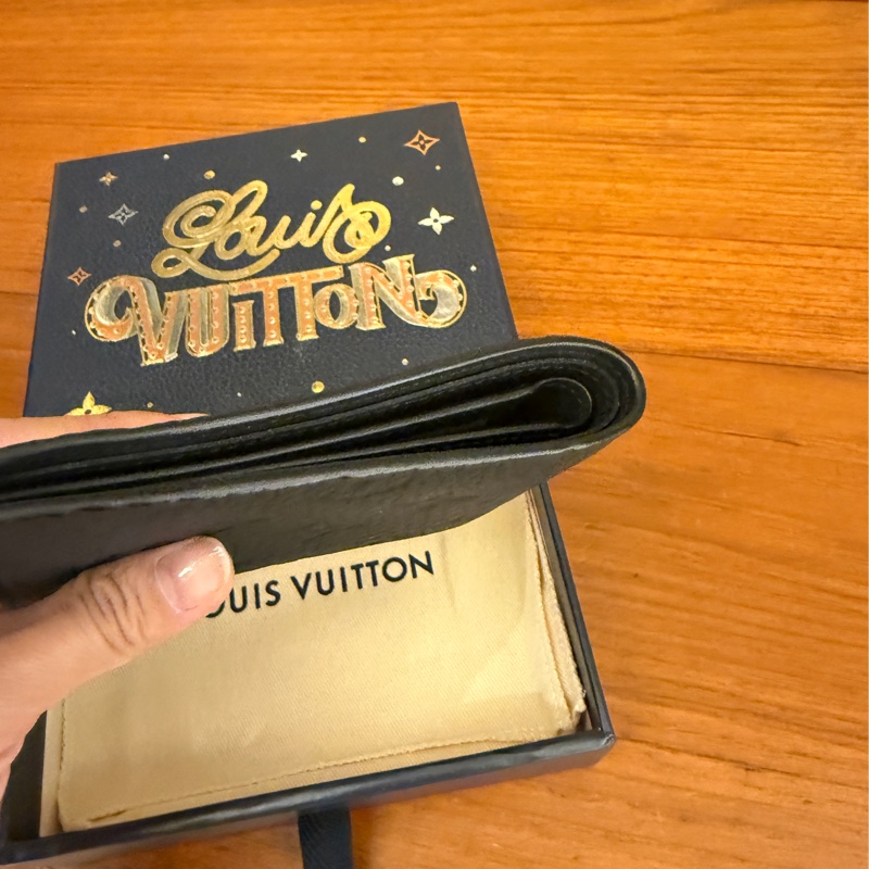 lv 超美黑壓紋 短夾-15