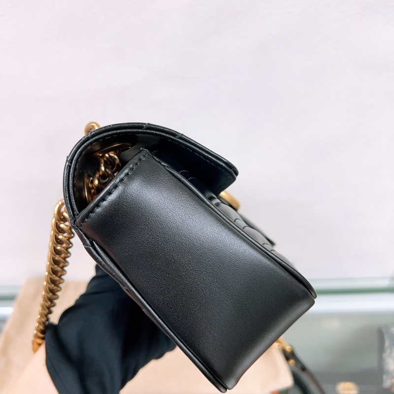 Gucci marmont 迷你黑金馬夢鏈條包-6