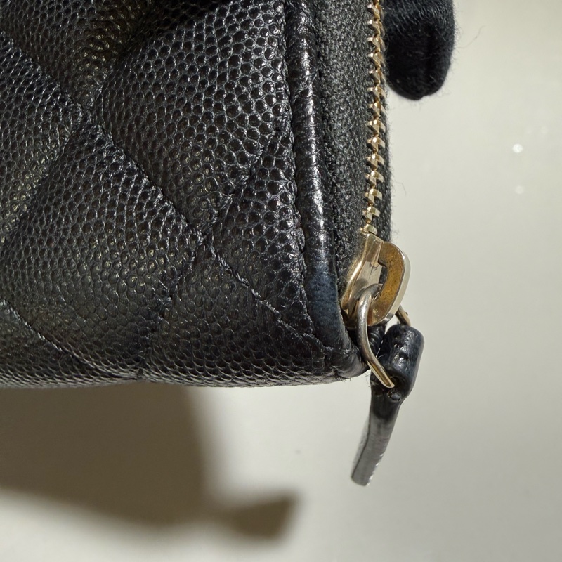 Chanel經典黑金荔枝皮拉鍊中夾-22