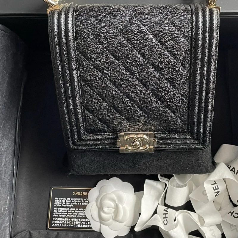 Boy Chanel Vertical-14