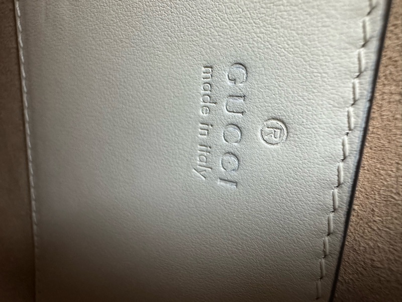GUCCI 迷你心形單肩包 搭配金色互扣logo-7