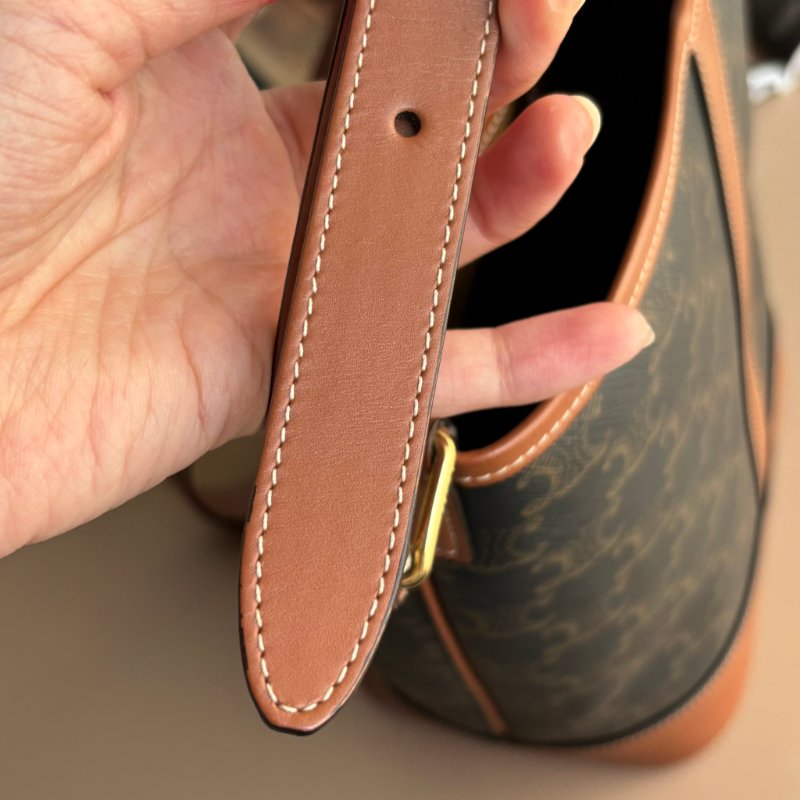 ::CELINE:: 焦糖色皮革邊 滿版凱旋門PVC 小號水桶包斜背包 Small Bucket IN Triomphe Canvas and calfskin-25