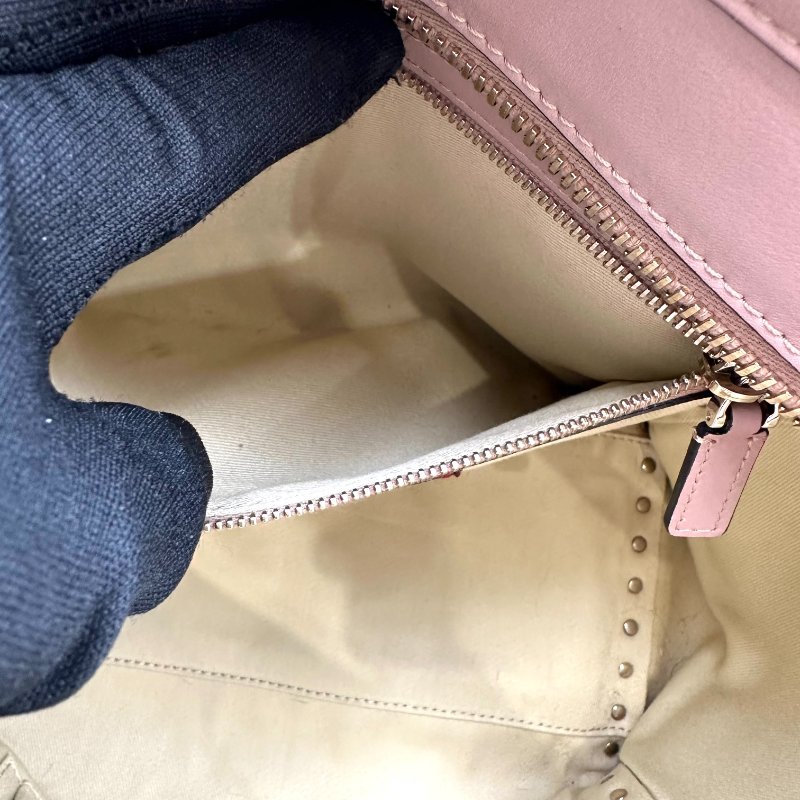 【美收精品】VALENTINO 奶茶色鉚釘包 A-922【隔月月中將轉賣至日本 上架期限30天】-11
