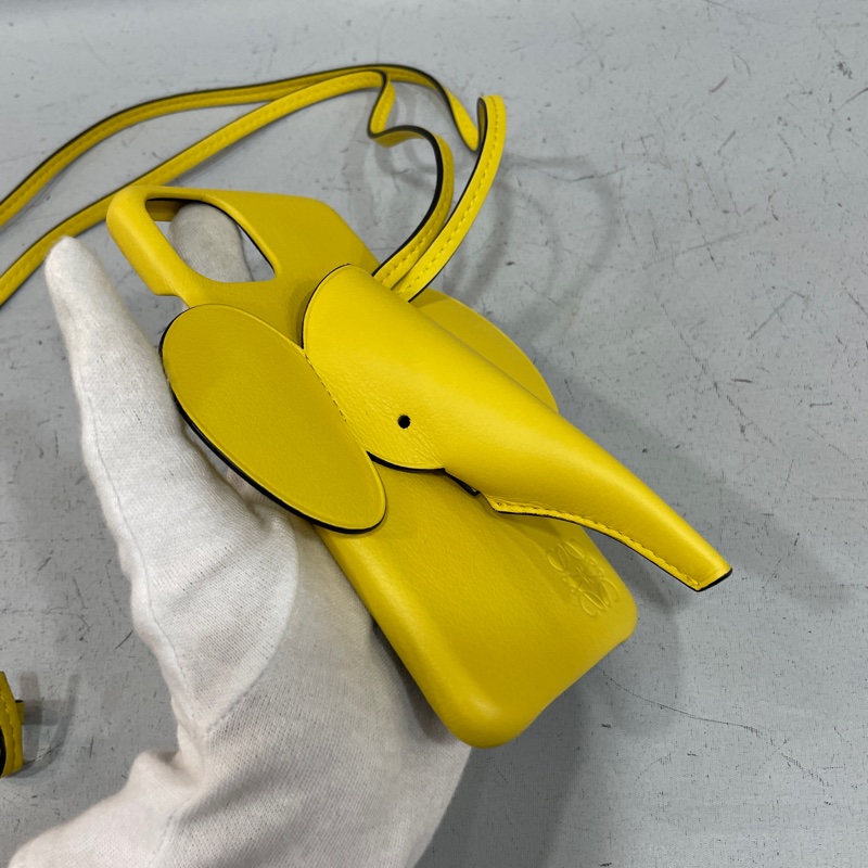 Loewe 黃色牛皮大象吊繩手機殼iPhone 11 Pro-3