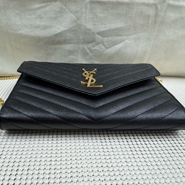 Yves Saint Laurent pouch in grainde 經典黑金款-7