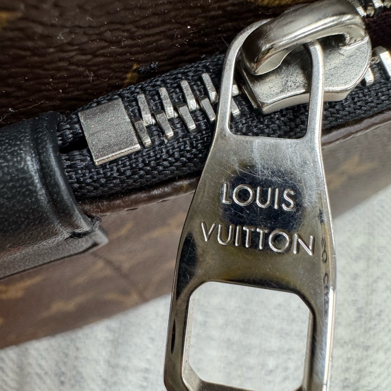 Louis Vuitton-3