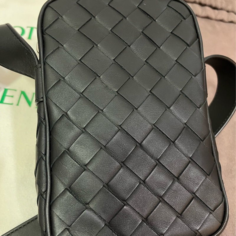 BOTTEGA VENETA 手機包-7