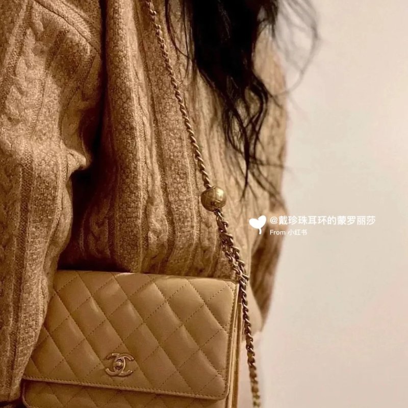 CHANEL 經典小羊皮金球WOC - 米金-1