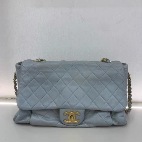 Chanel • Cf 30 淡珠光藍色牛皮金釦機場包