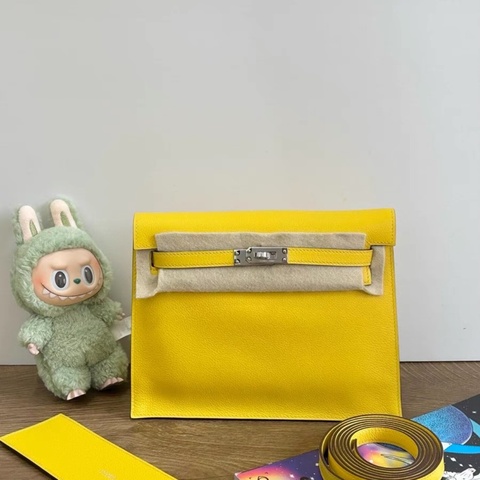 愛馬仕 Hermes Kelly danse 9O那不勒斯黃，銀扣，EC皮，U刻。全新全套，附帶防塵袋和包裝盒