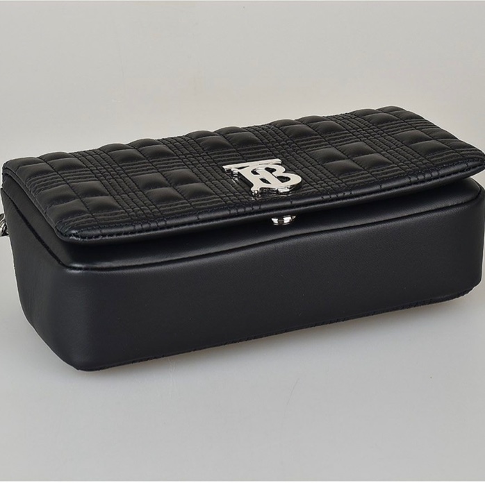 Burberry LOLA TB銀字LOGO格紋衍縫設計真皮皮釦式鏈帶肩背/斜背包（中/黑）23cm-7