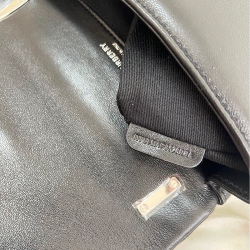 Burberry LOLA TB銀字LOGO格紋衍縫設計真皮皮釦式鏈帶肩背/斜背包（中/黑）23cm-8