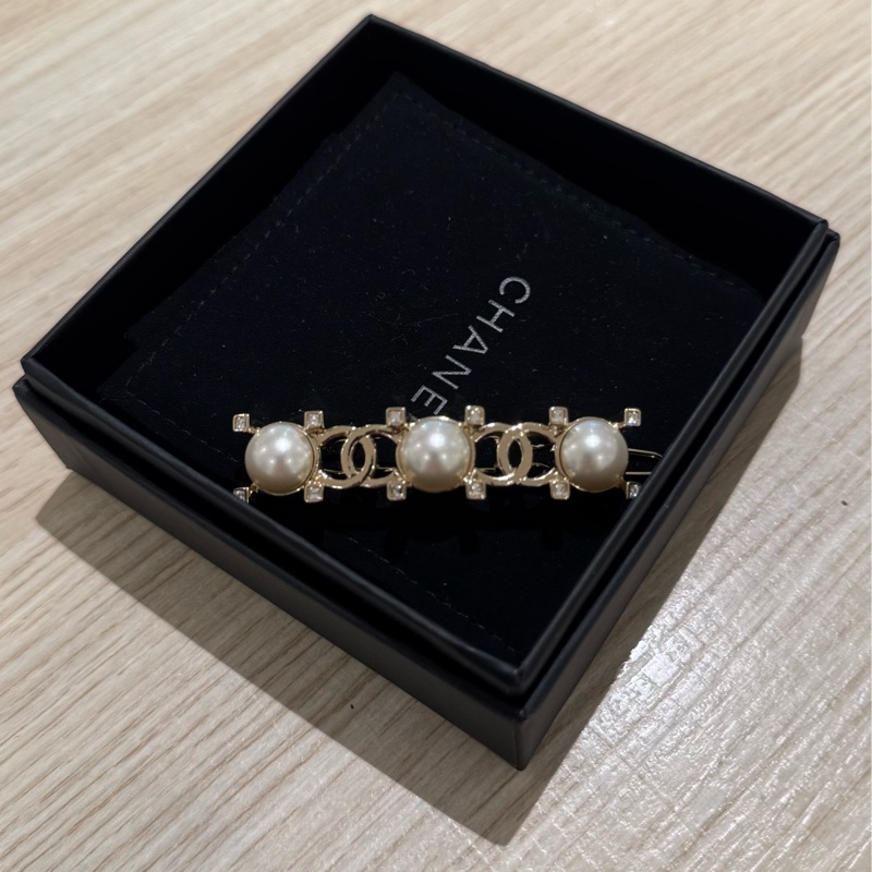 Chanel hair clip-5