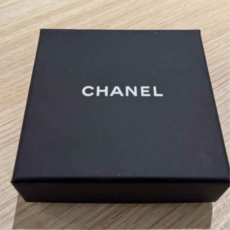 Chanel hair clip-9