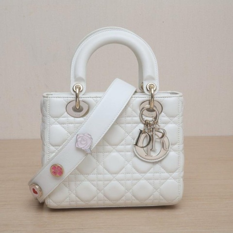 DIOR(迪奧) Lady Dior 戴妃包 四格 徽章肩帶 白色  金扣 2018