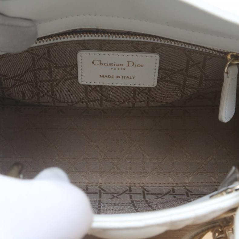 DIOR(迪奧) Lady Dior 戴妃包 四格 徽章肩帶 白色 金扣 2018-4