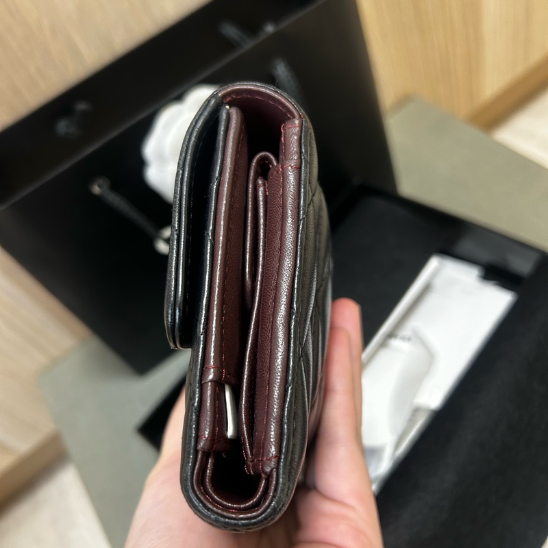 Chanel經典羊皮銀標長夾15開全配-8