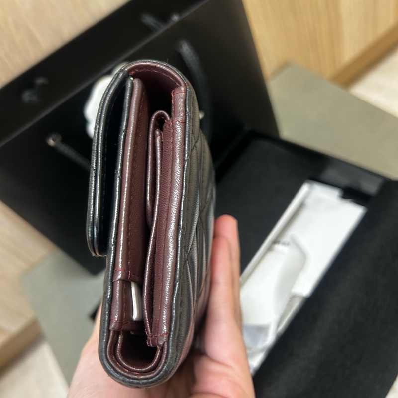 Chanel經典羊皮銀標長夾15開全配-12