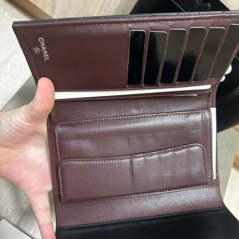 Chanel經典羊皮銀標長夾15開全配-13