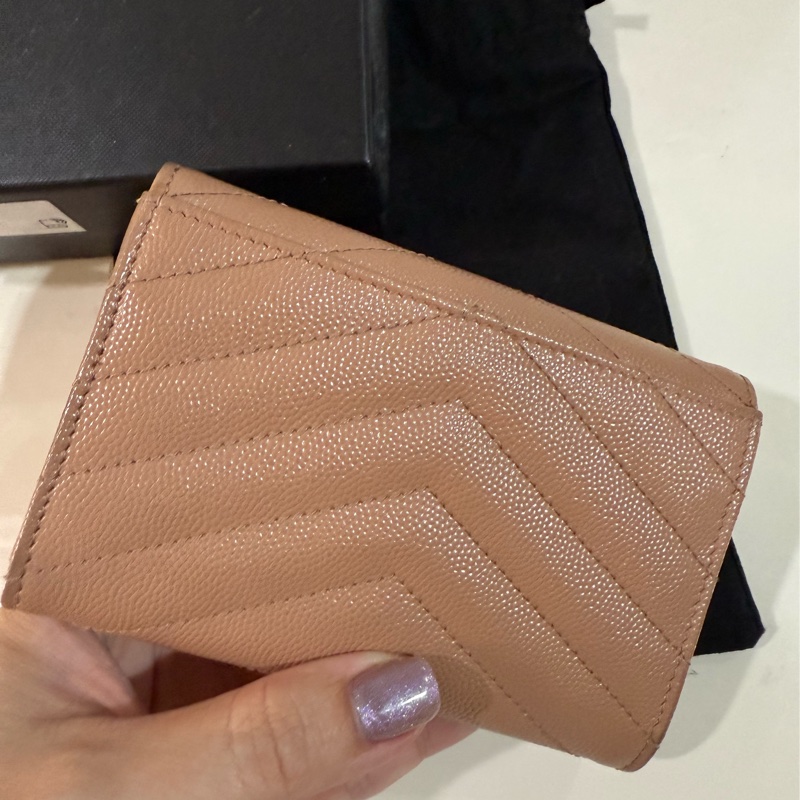 YSL 鮭魚粉短夾 零錢多用夾-1