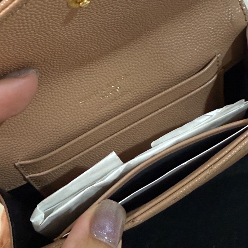 YSL 鮭魚粉短夾 零錢多用夾-2