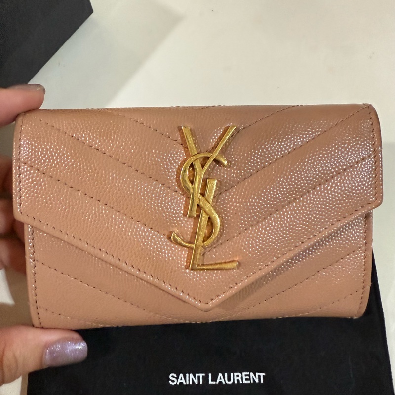 YSL 鮭魚粉短夾 零錢多用夾-4