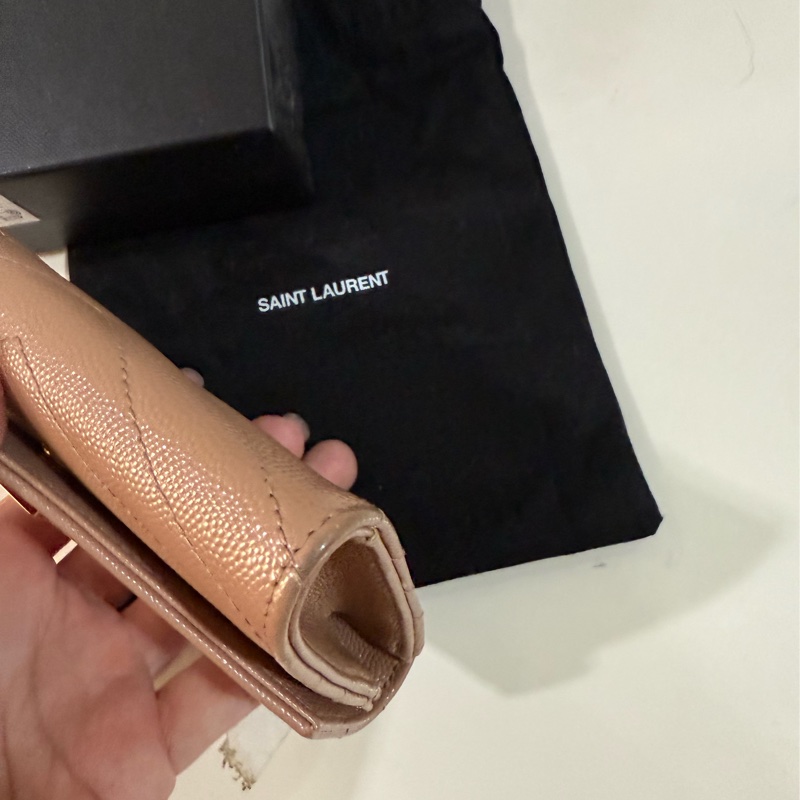 YSL 鮭魚粉短夾 零錢多用夾-6