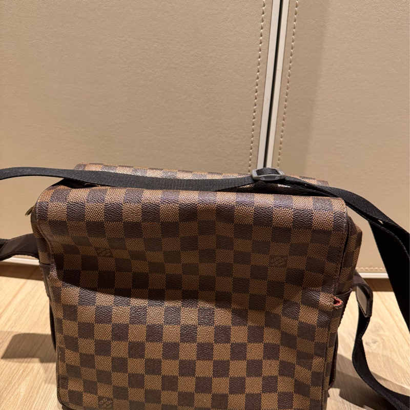 Louis Vuitton-0