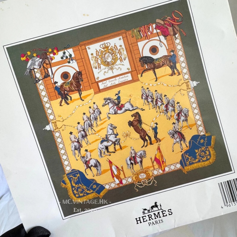 HERMES 90’s Silk Scarf 全新 90年代 大絲巾 披肩-13