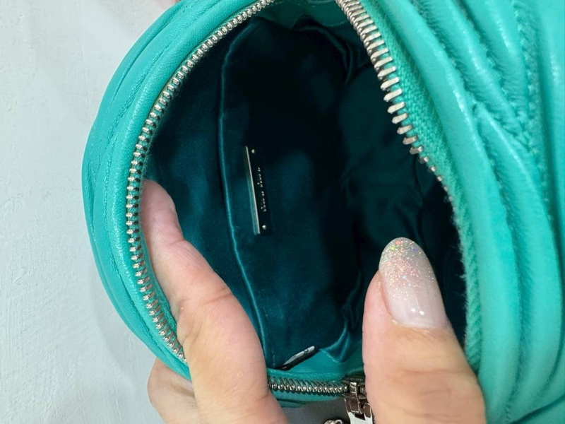 miu miu  Mini Matelassé 藍綠 圓餅包 小圓包 斜背包 鍊條包 肩背包 側背包-7
