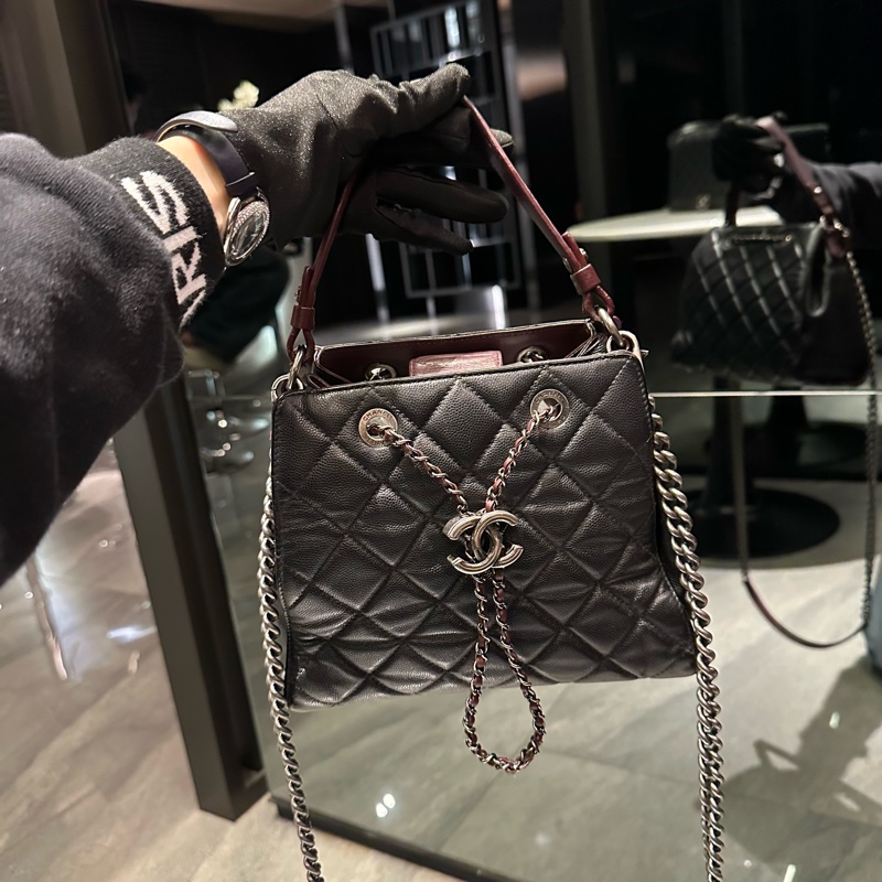 超美❤️ 香奈兒 #黑銀 #荔枝皮 #水桶包 #chanel-4
