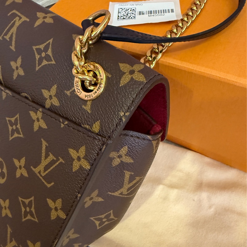 LV Passy老花郵差包 9.9成新-21