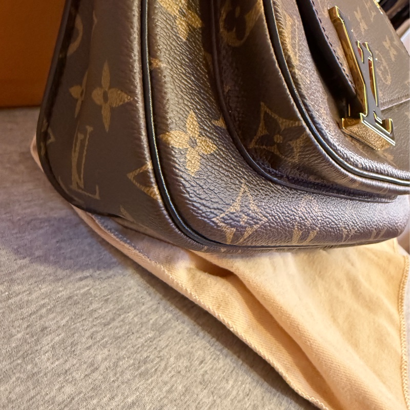 LV Passy老花郵差包 9.9成新-26