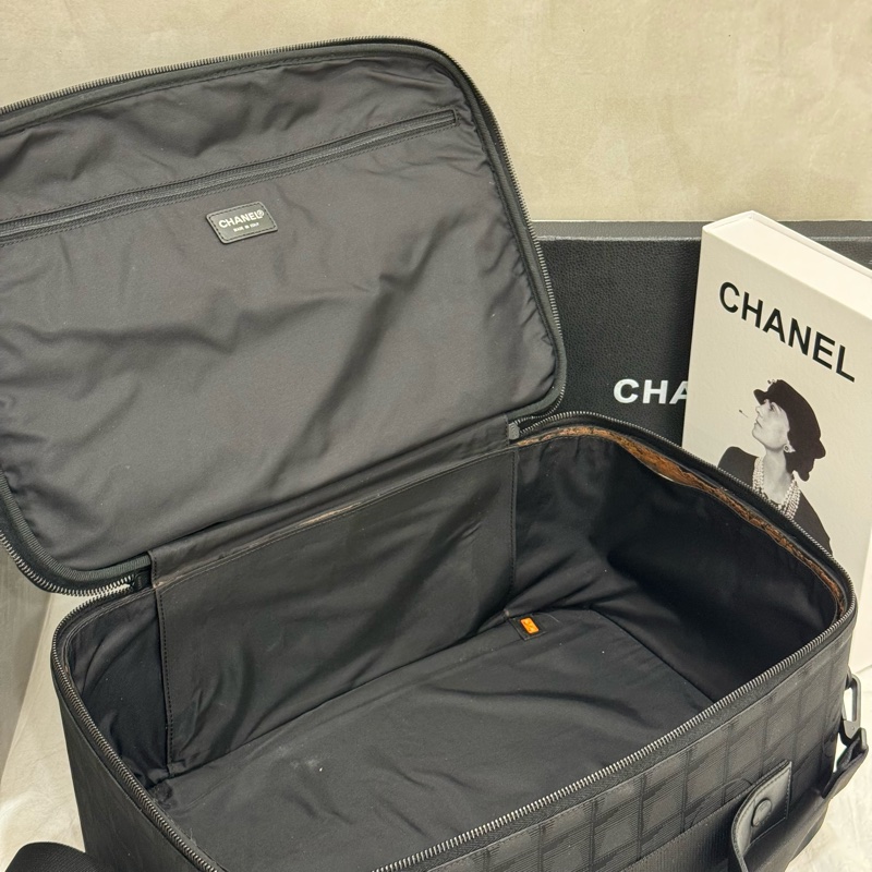 Chanel 黑色黑扣冰格行李箱-36