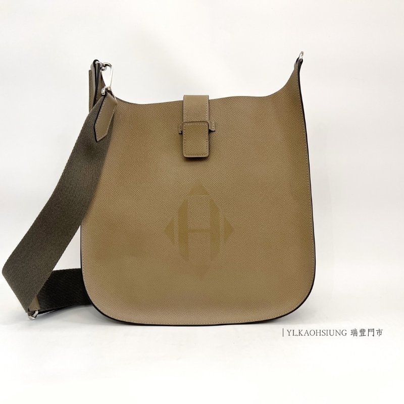 ❣Hermes 18大象灰Epsom皮Evelyne Sellier29銀釦斜背包-0