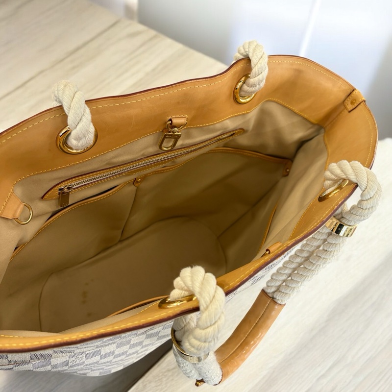 LV白棋盤格麻繩手把造型購物包-5