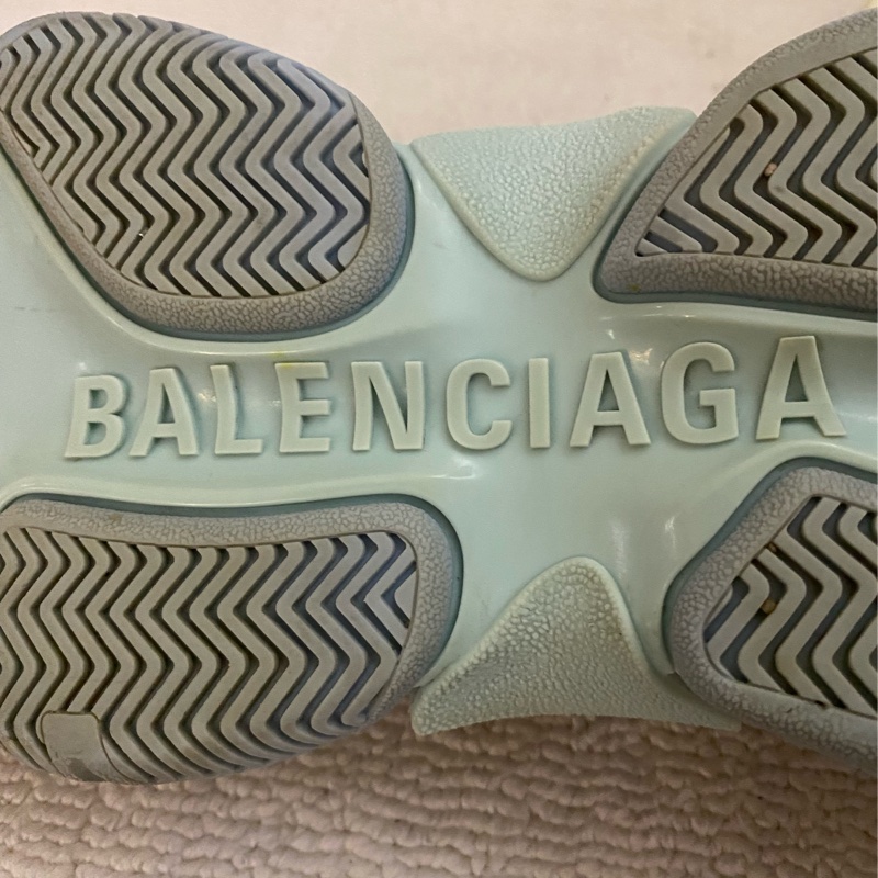 - Balenciaga Triple S-3