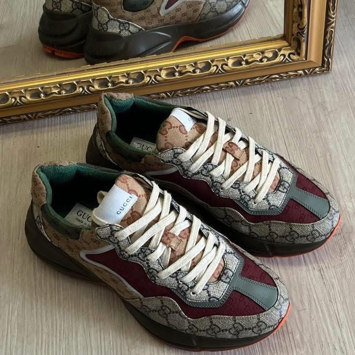 Gucci復古拼接老爹鞋9號 歐碼42.5 買38800 #割愛 Gucci家的經典不敗款!超時髦 三色復古老花拼接加上流行增厚老爹鞋的設計 整體穿起來超級有質感,視覺比例增加~ 尺寸us 9 / 27.5cm 附防塵袋、盒裝 九新 穿過兩次 正常使用痕跡 都有拍出來 高標繞道-8