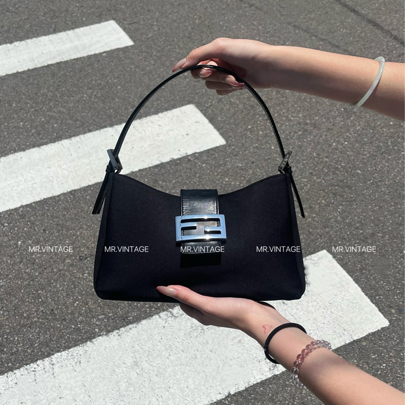 🏷️ Fendi Hobo-0