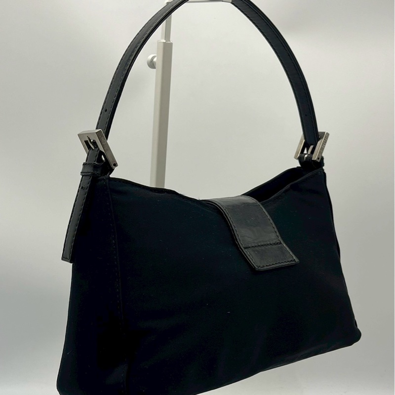 🏷️ Fendi Hobo-8