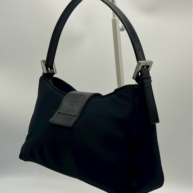 🏷️ Fendi Hobo-9