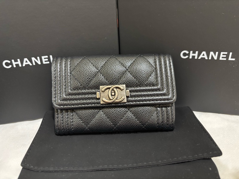 Chanel boy 荔枝牛皮黑銀短夾零錢包-0