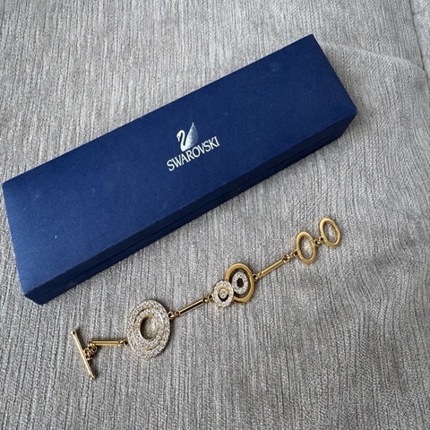 Swarovski 手環
