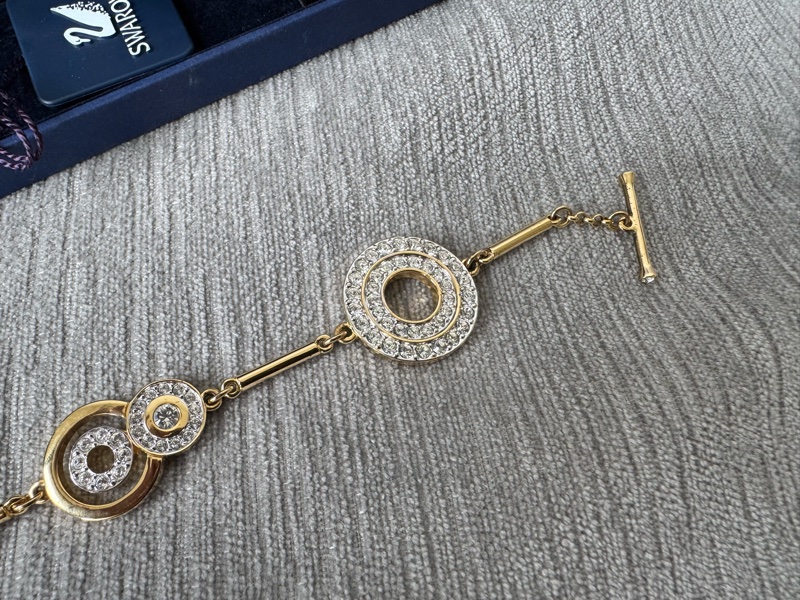 Swarovski 手環-3