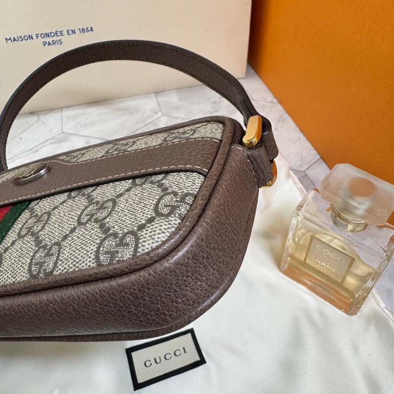 💞💞 Gucci #相機包 #經典老花斜背包-25