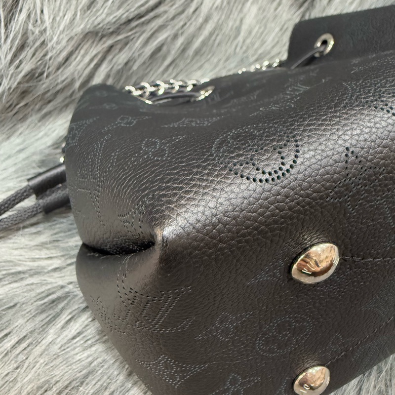 LV M57070 Sac Bella noe 黑色荔枝皮 老花字 紋 肩背包 水桶包 購物包-5